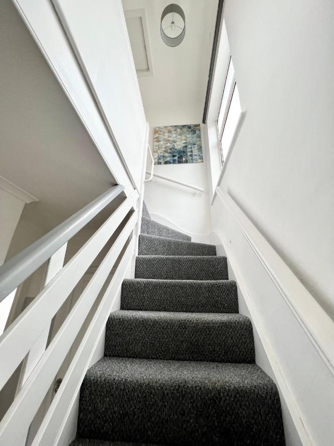 3 Cosy Homes Walking Distance To Mall With Parking Available To Book Separately 3 Bed House Or 1 Bed Apartment Or Studio Londres Extérieur photo
